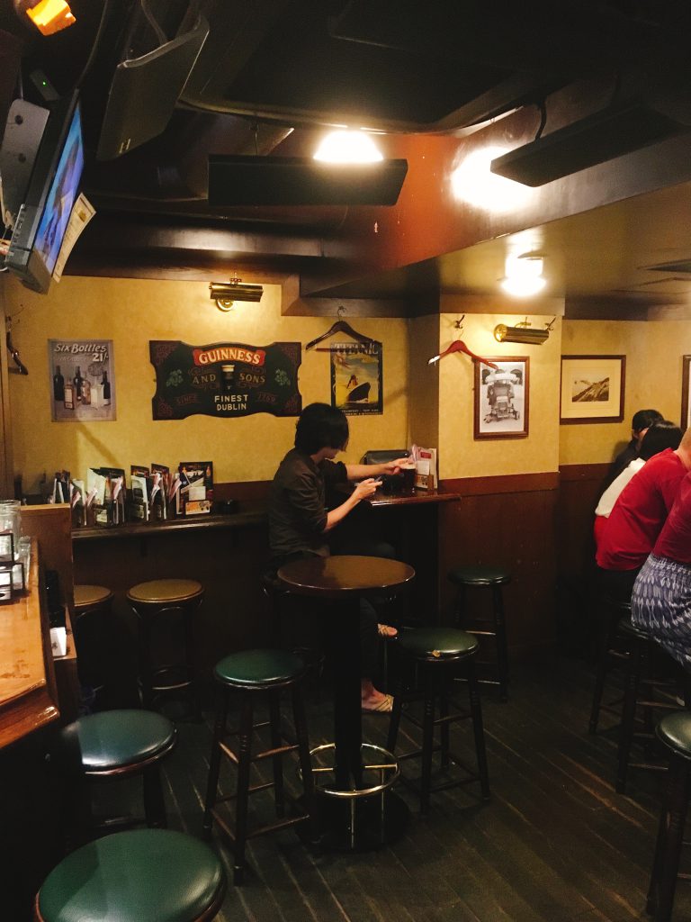 82 ALE HOUSE 新宿西口大ガード店